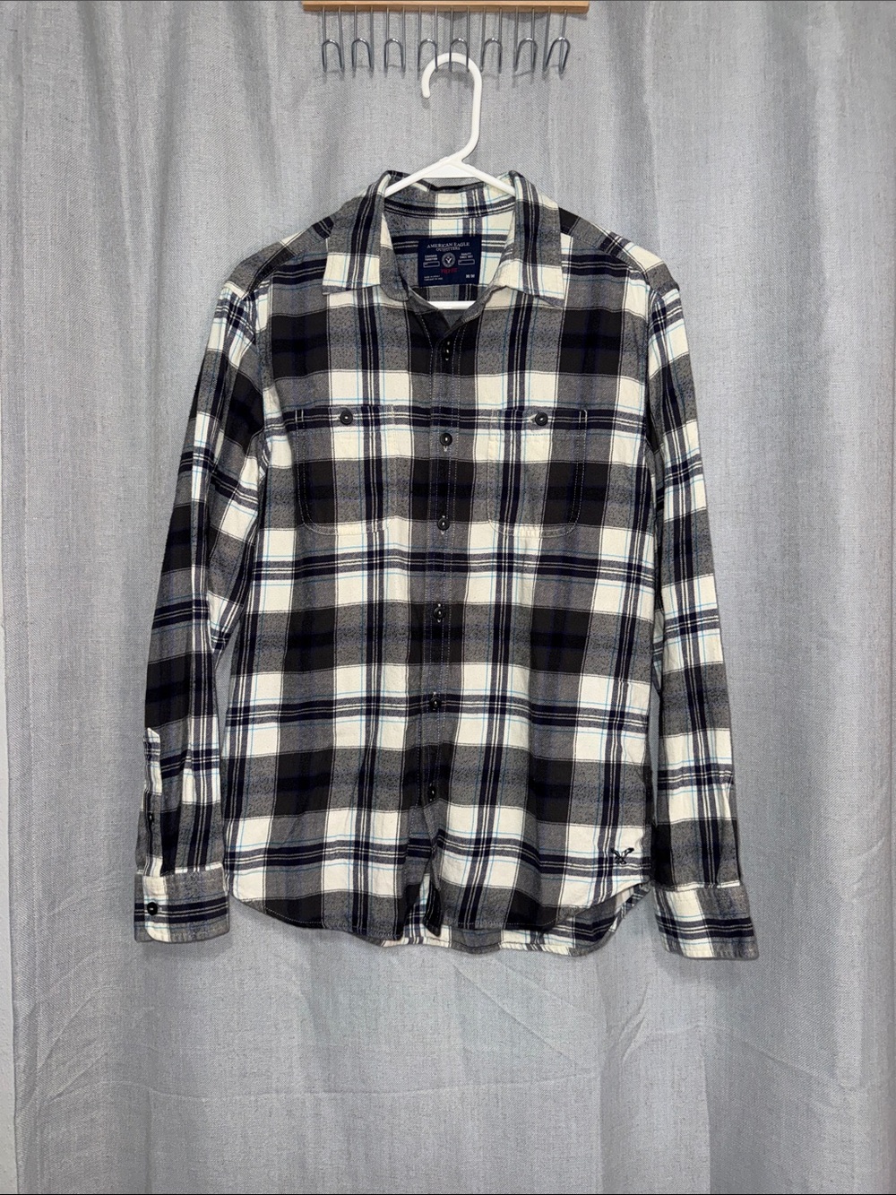 American Eagle Mens Plaid Flannel Shirt Long Sleeve Button Down Black/Grey/White